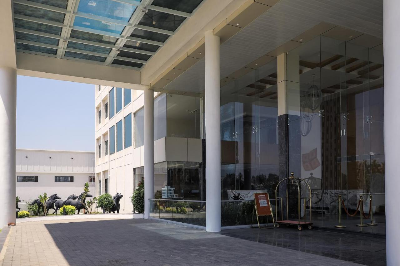 Regenta Central Somnath, Bhalpara Exterior foto