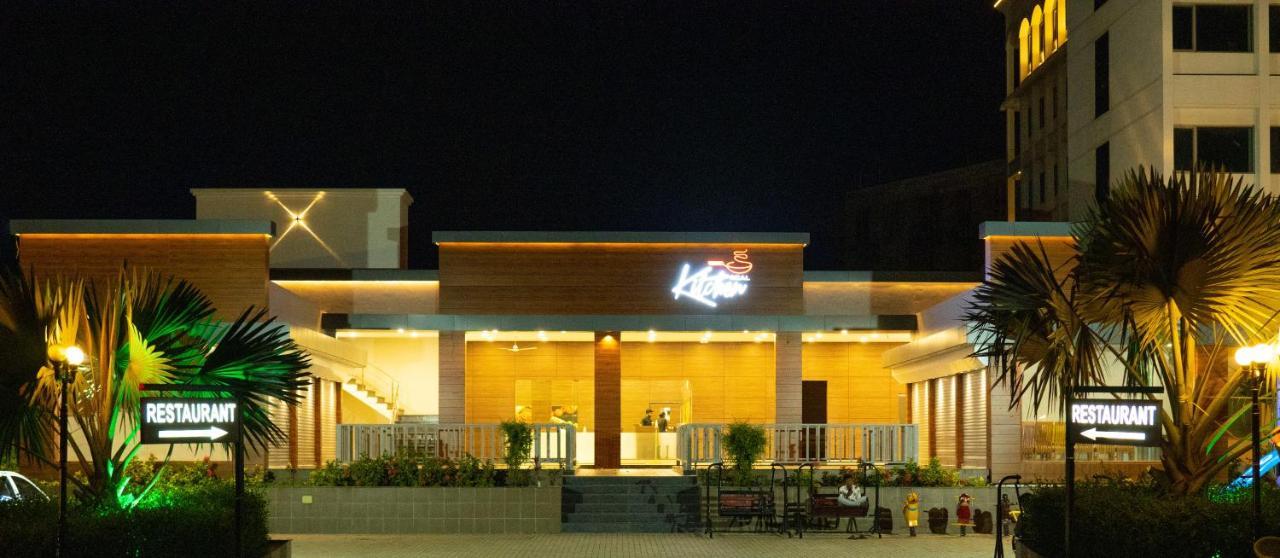 Regenta Central Somnath, Bhalpara Exterior foto
